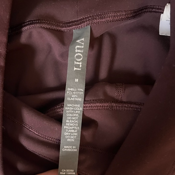 Vuori Red Leggings with Wide Waistband and Adjustable Drawstring - Picture 3 of 6